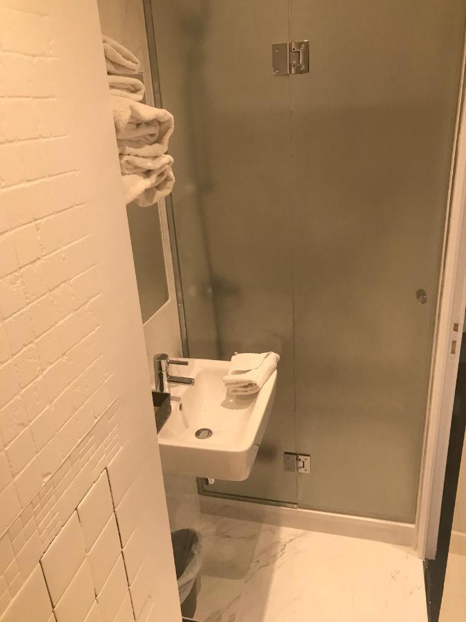 Chambre Double ou Lits Jumeaux Supérieure Deluxe - Vue sur Rue ou Cour - 2 Personnes (Lits d'Appoint en Supplément)